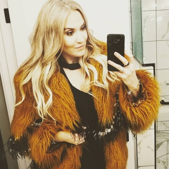 Meet your Posher, Jeannene - Picture 6 of 13